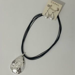 Coral necklace and earrings set